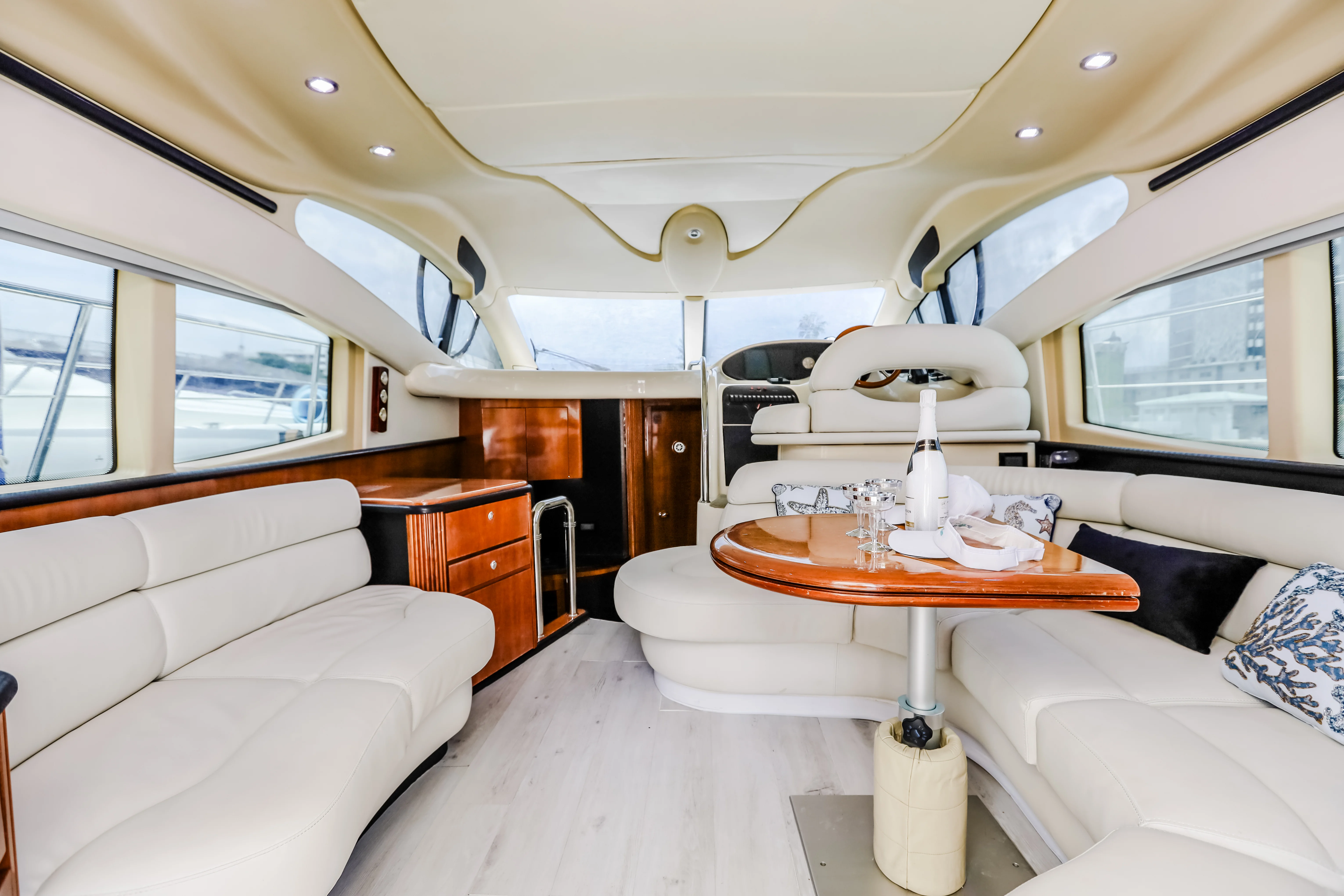 50ft Azimut Flybridge on water
